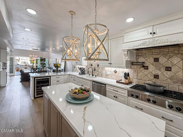 2014 Peninsula Road, Oxnard, CA 93035