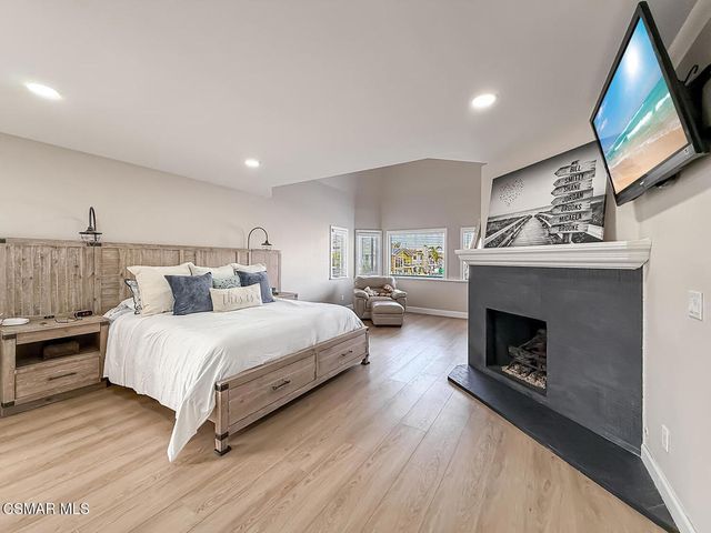 2014 Peninsula Road, Oxnard, CA 93035