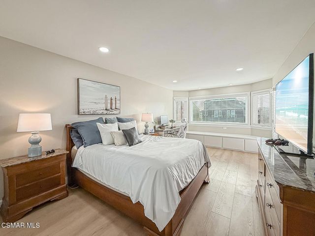 2014 Peninsula Road, Oxnard, CA 93035