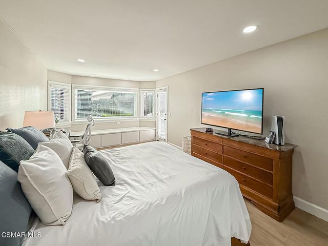 2014 Peninsula Road, Oxnard, CA 93035