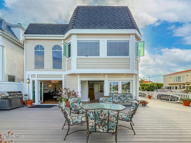 2014 Peninsula Road, Oxnard, CA 93035