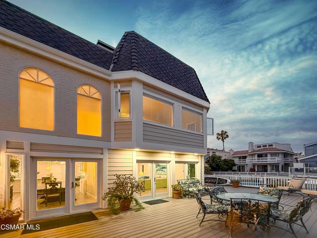 2014 Peninsula Road, Oxnard, CA 93035