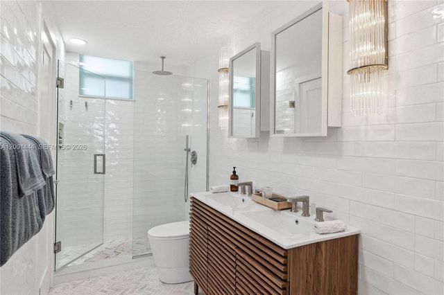 1670 lincoln Ct PH-E, Miami Beach, FL 33139