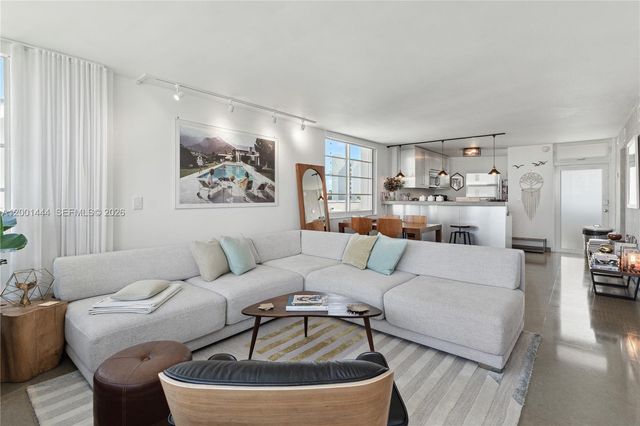 1670 lincoln Ct PH-E, Miami Beach, FL 33139