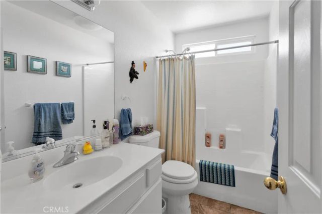 21156 Pinot Court, Apple Valley, CA 92308