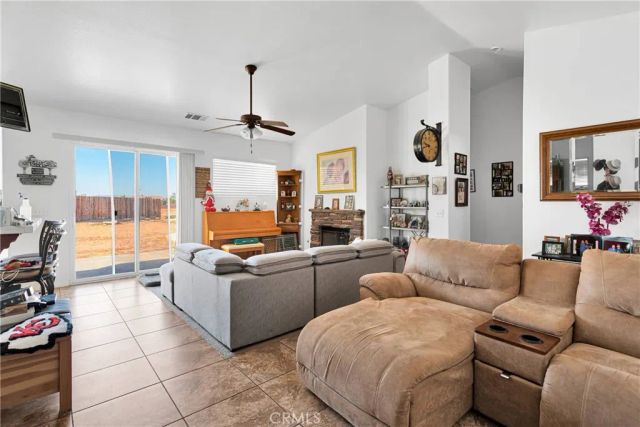 21156 Pinot Court, Apple Valley, CA 92308