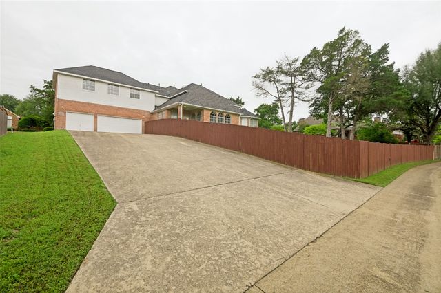 1119 Shallow Bend Drive, Desoto, TX 75115