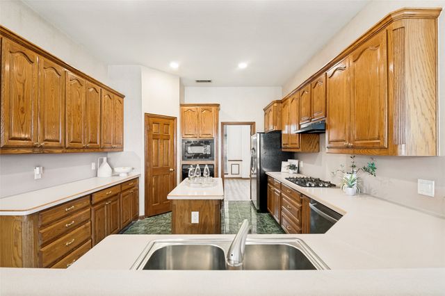 1119 Shallow Bend Drive, Desoto, TX 75115