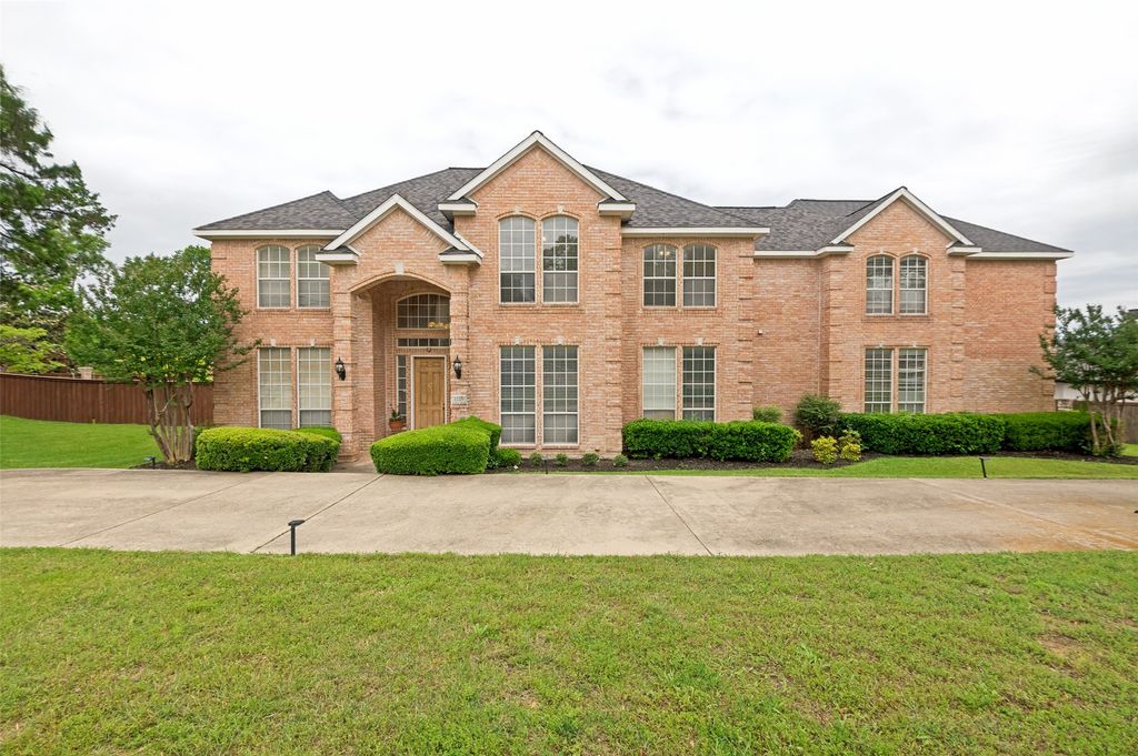 1119 Shallow Bend Drive, Desoto, TX 75115