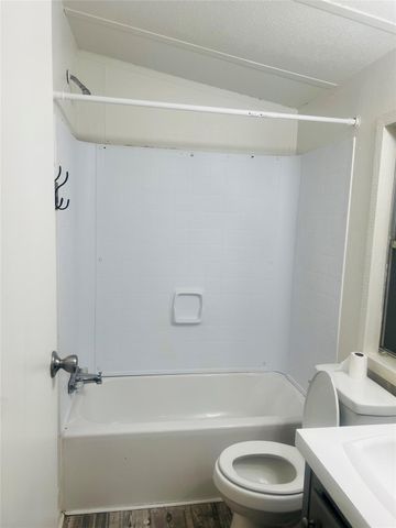 2106 Avenue C, Rosenberg, TX 77471