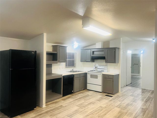 2106 Avenue C, Rosenberg, TX 77471