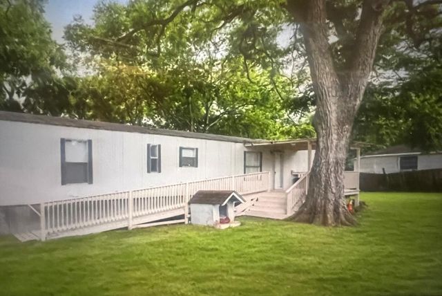 2106 Avenue C, Rosenberg, TX 77471