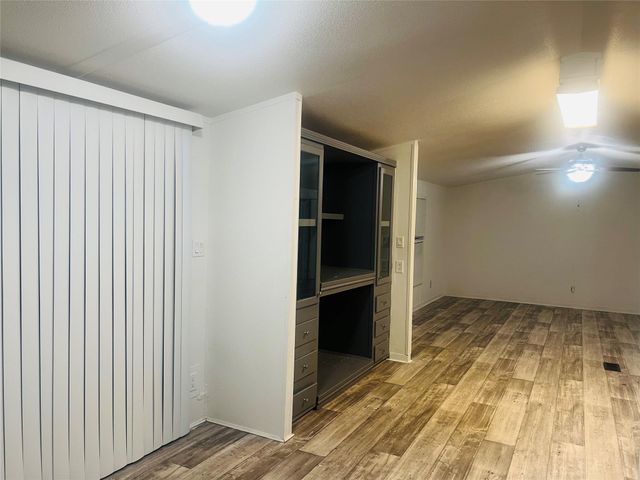 2106 Avenue C, Rosenberg, TX 77471