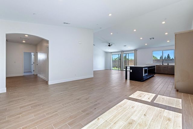 7153 E Harvard Avenue, Fresno, CA 93737