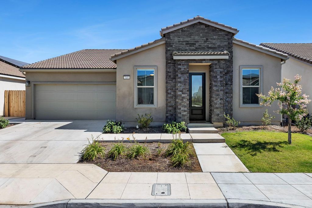7153 E Harvard Avenue, Fresno, CA 93737