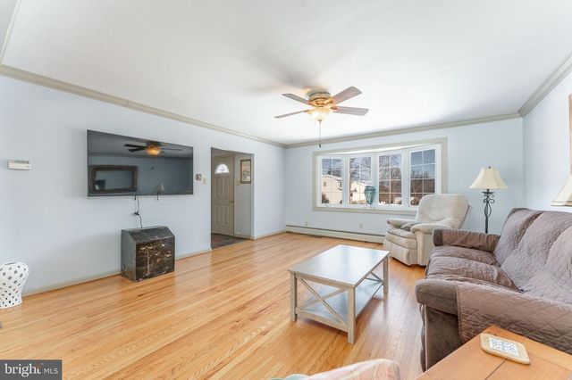 608 DOLORES DR, Broomall, PA 19008