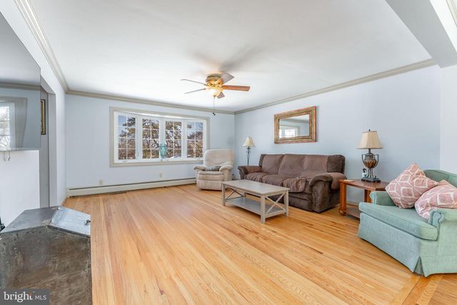 608 DOLORES DR, Broomall, PA 19008