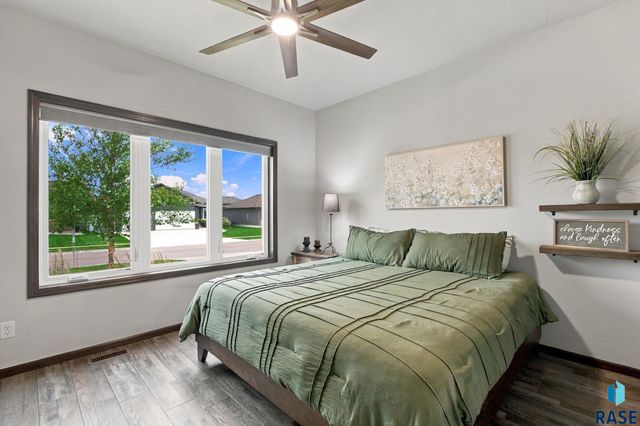 3604 E Prairie Wind St Street, Sioux Falls, SD 57108
