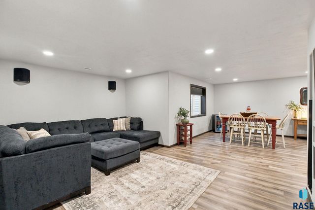 3604 E Prairie Wind St Street, Sioux Falls, SD 57108