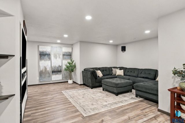 3604 E Prairie Wind St Street, Sioux Falls, SD 57108