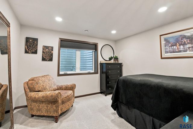 3604 E Prairie Wind St Street, Sioux Falls, SD 57108