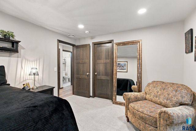 3604 E Prairie Wind St Street, Sioux Falls, SD 57108