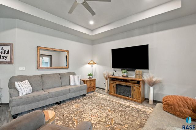 3604 E Prairie Wind St Street, Sioux Falls, SD 57108