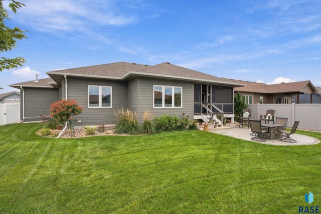3604 E Prairie Wind St Street, Sioux Falls, SD 57108