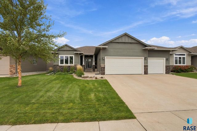 3604 E Prairie Wind St Street, Sioux Falls, SD 57108