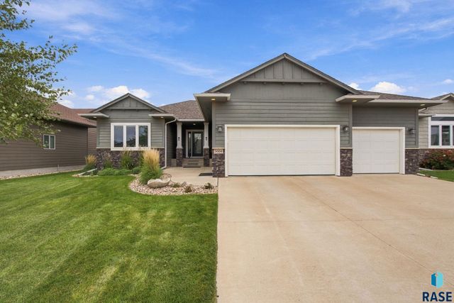 3604 E Prairie Wind St Street, Sioux Falls, SD 57108
