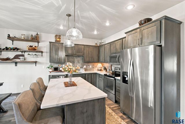 3604 E Prairie Wind St Street, Sioux Falls, SD 57108