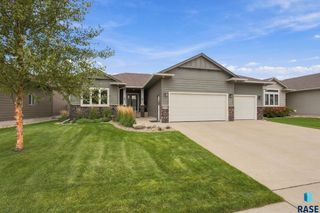 3604 E Prairie Wind St Street, Sioux Falls, SD 57108