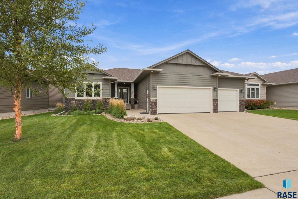 3604 E Prairie Wind St Street, Sioux Falls, SD 57108