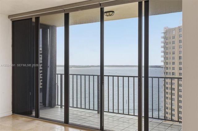 520 Brickell Key Dr A1615, Miami, FL 33131