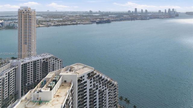 520 Brickell Key Dr A1615, Miami, FL 33131