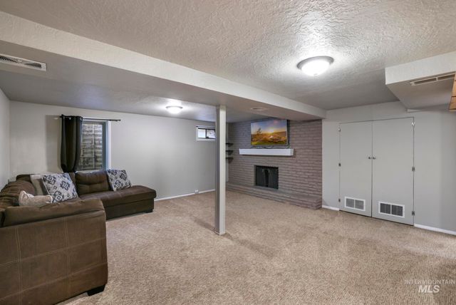 1705 Maplewood Dr, Twin Falls, ID 83301