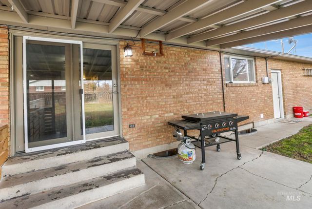 1705 Maplewood Dr, Twin Falls, ID 83301