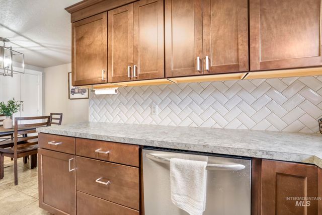 1705 Maplewood Dr, Twin Falls, ID 83301