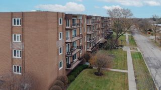 8100 W Foster Lane 508, Niles, IL 60714