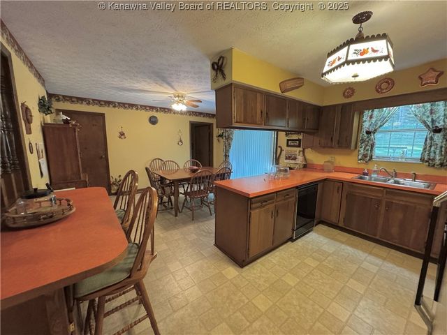 308 Greenbriar Estates, Point Pleasant, WV 25550