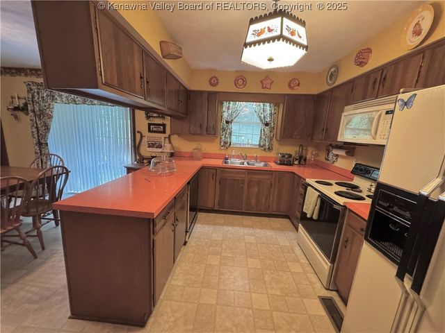 308 Greenbriar Estates, Point Pleasant, WV 25550