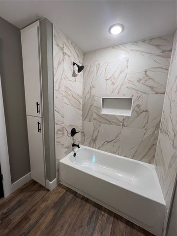 310 Eagle Drive, Gun Barrel City, TX 75156