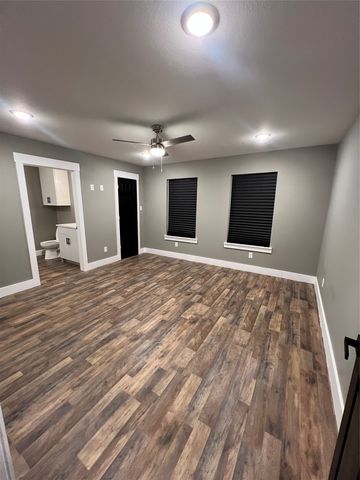 310 Eagle Drive, Gun Barrel City, TX 75156