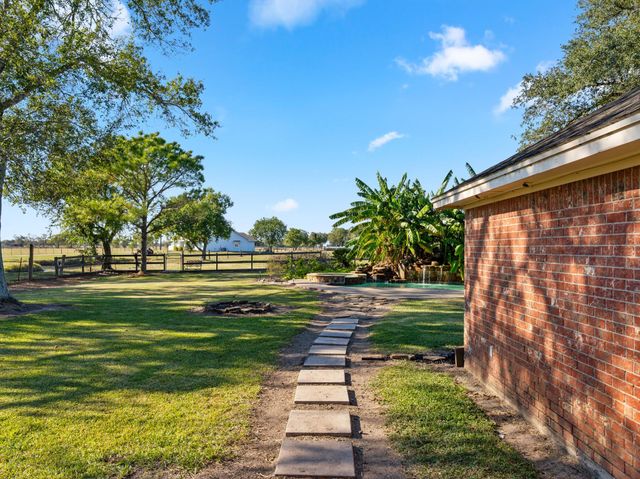 15924 Fm 442 Road, Needville, TX 77461