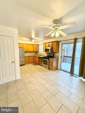 926 WOODLAWN AVE, Phoenixville, PA 19460