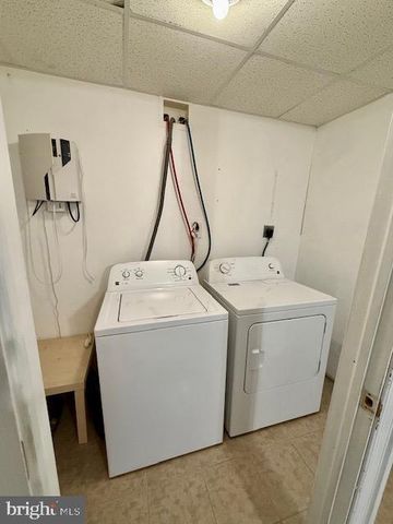 926 WOODLAWN AVE, Phoenixville, PA 19460