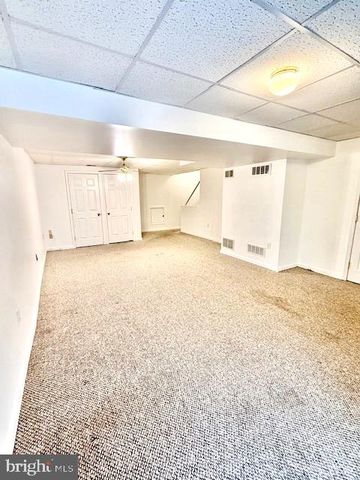 926 WOODLAWN AVE, Phoenixville, PA 19460