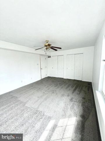 926 WOODLAWN AVE, Phoenixville, PA 19460