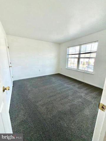 926 WOODLAWN AVE, Phoenixville, PA 19460