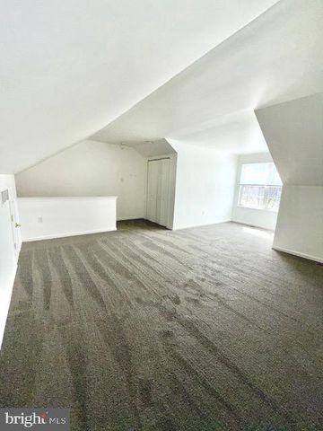 926 WOODLAWN AVE, Phoenixville, PA 19460